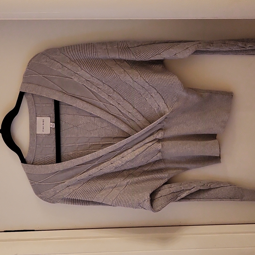 XL v neck sweater